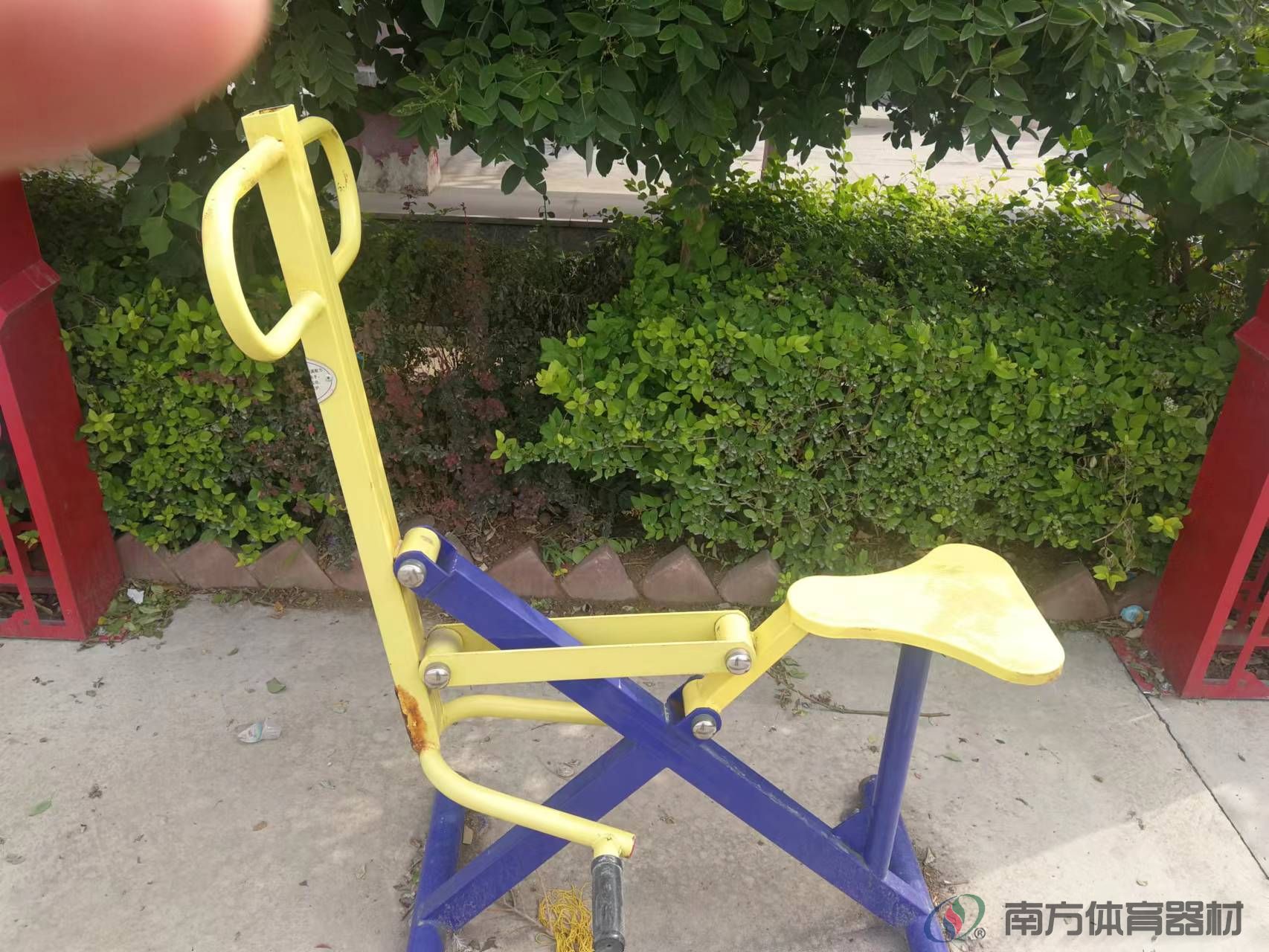 父子三村委会健身广场(图5)