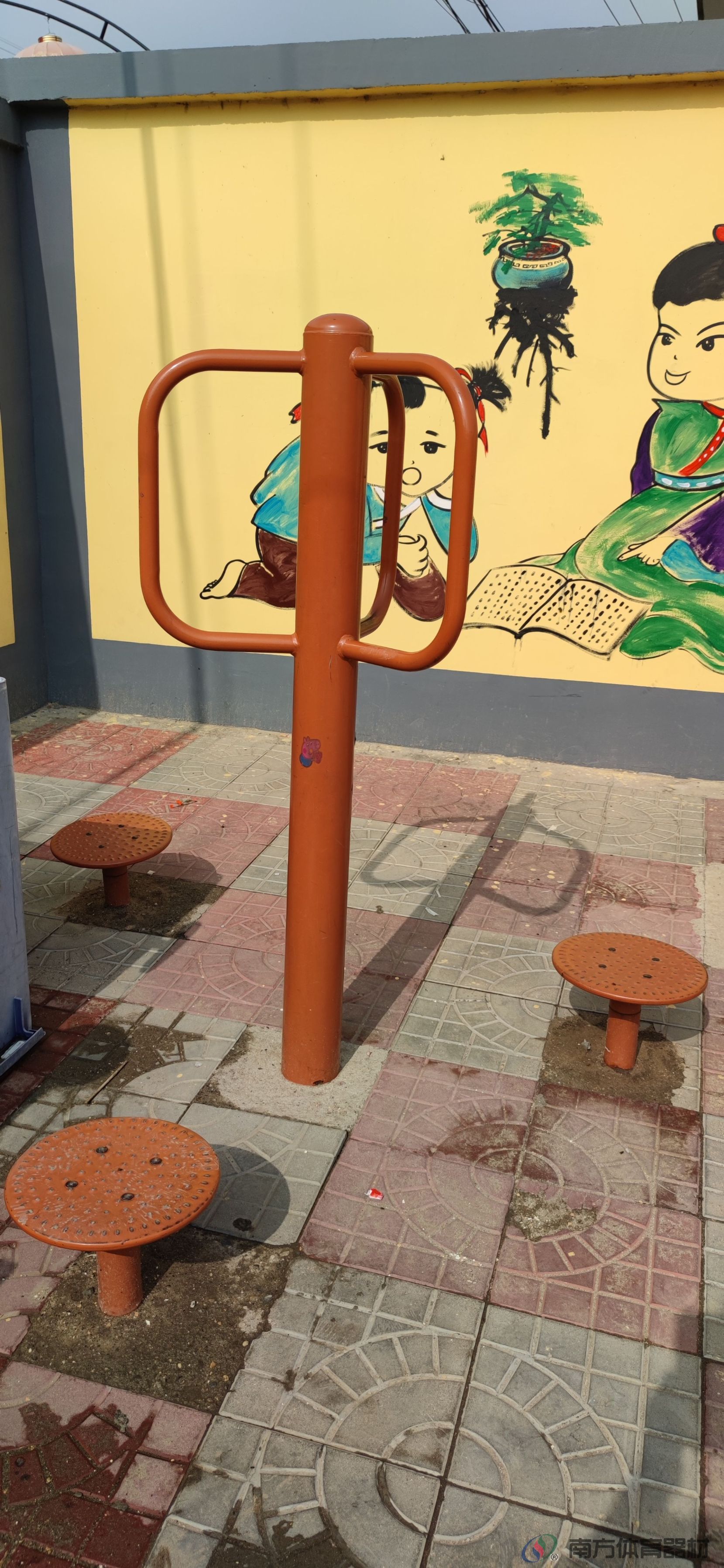 三位扭腰器