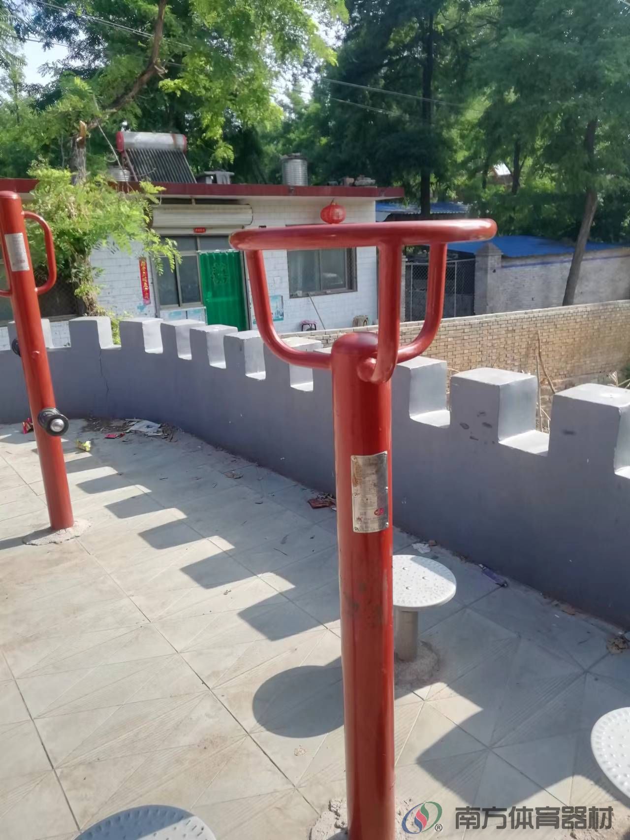 三位扭腰器