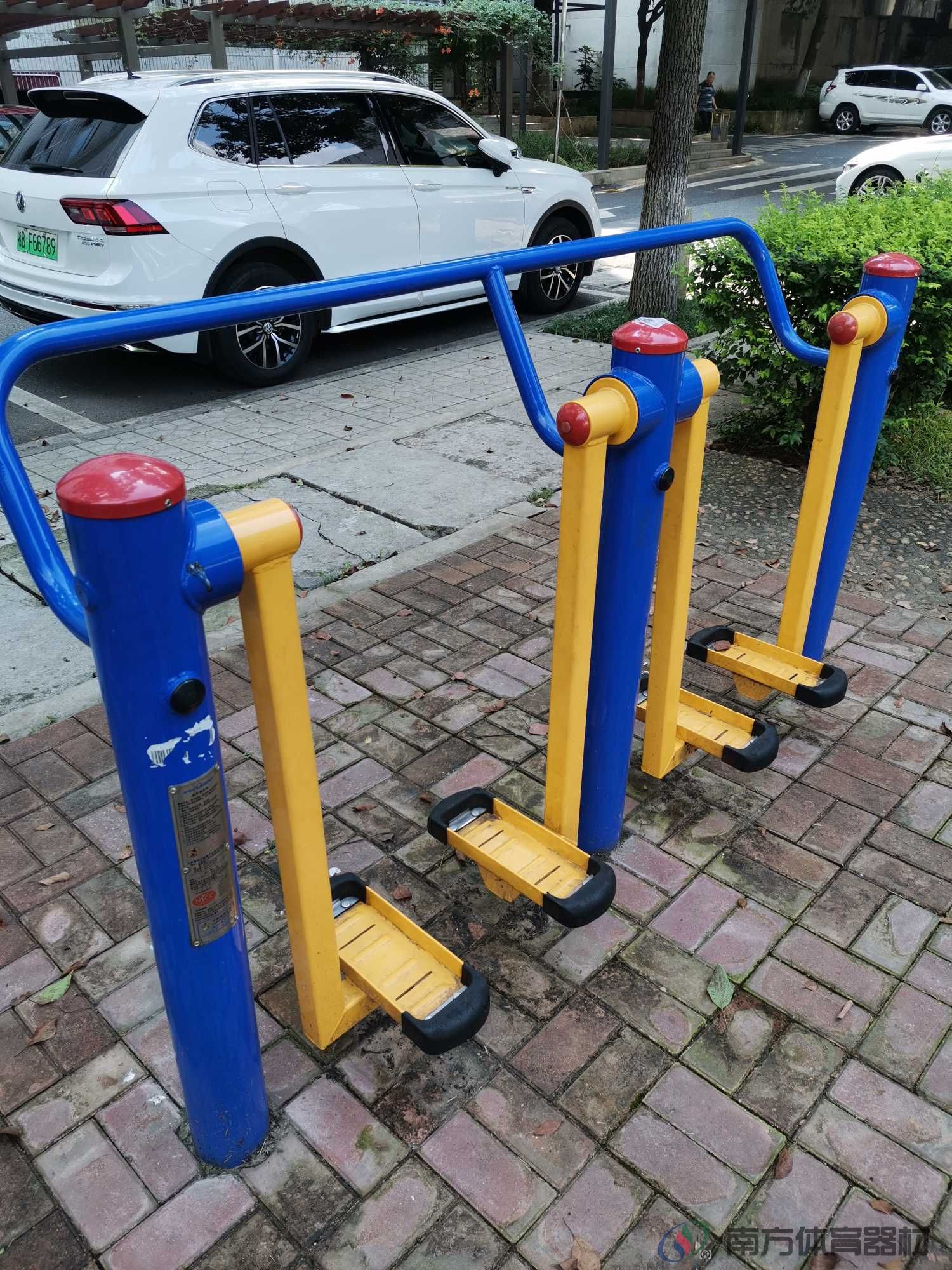 湖南省株洲市天元区嵩山路街道东湖管理处社区经世龙城全民健身路径工程