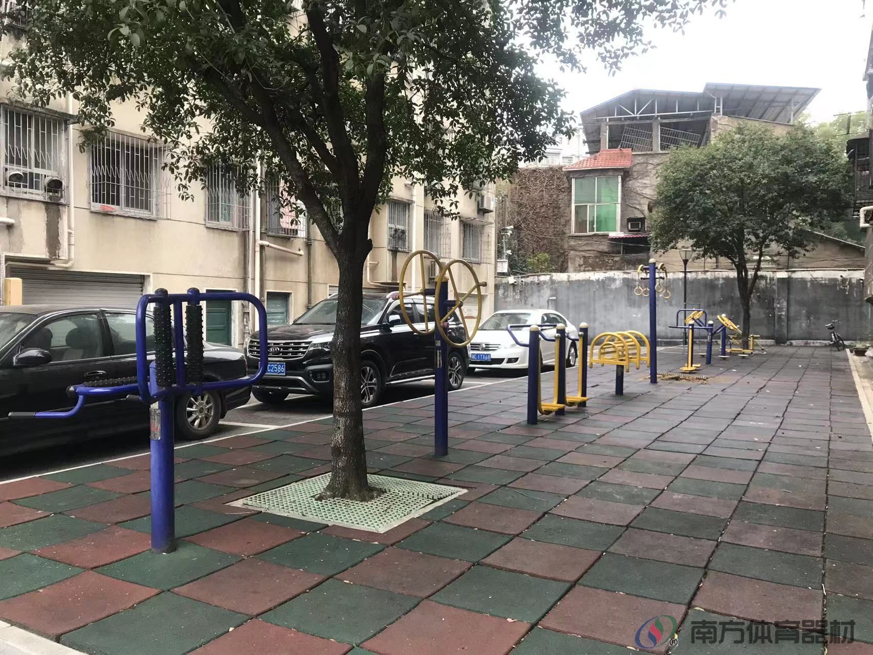 湖南省湘潭市雨湖区广场街道南盘岭社区居委会建行宿舍全民健身路径工程