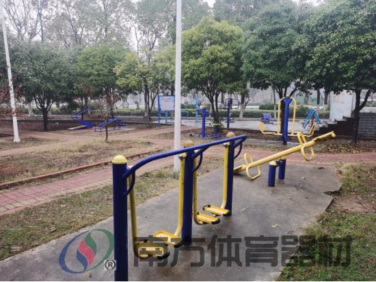 湖南省邵阳市双清区石桥街道新鑫社区新鑫社区旁全民健身路径工程
