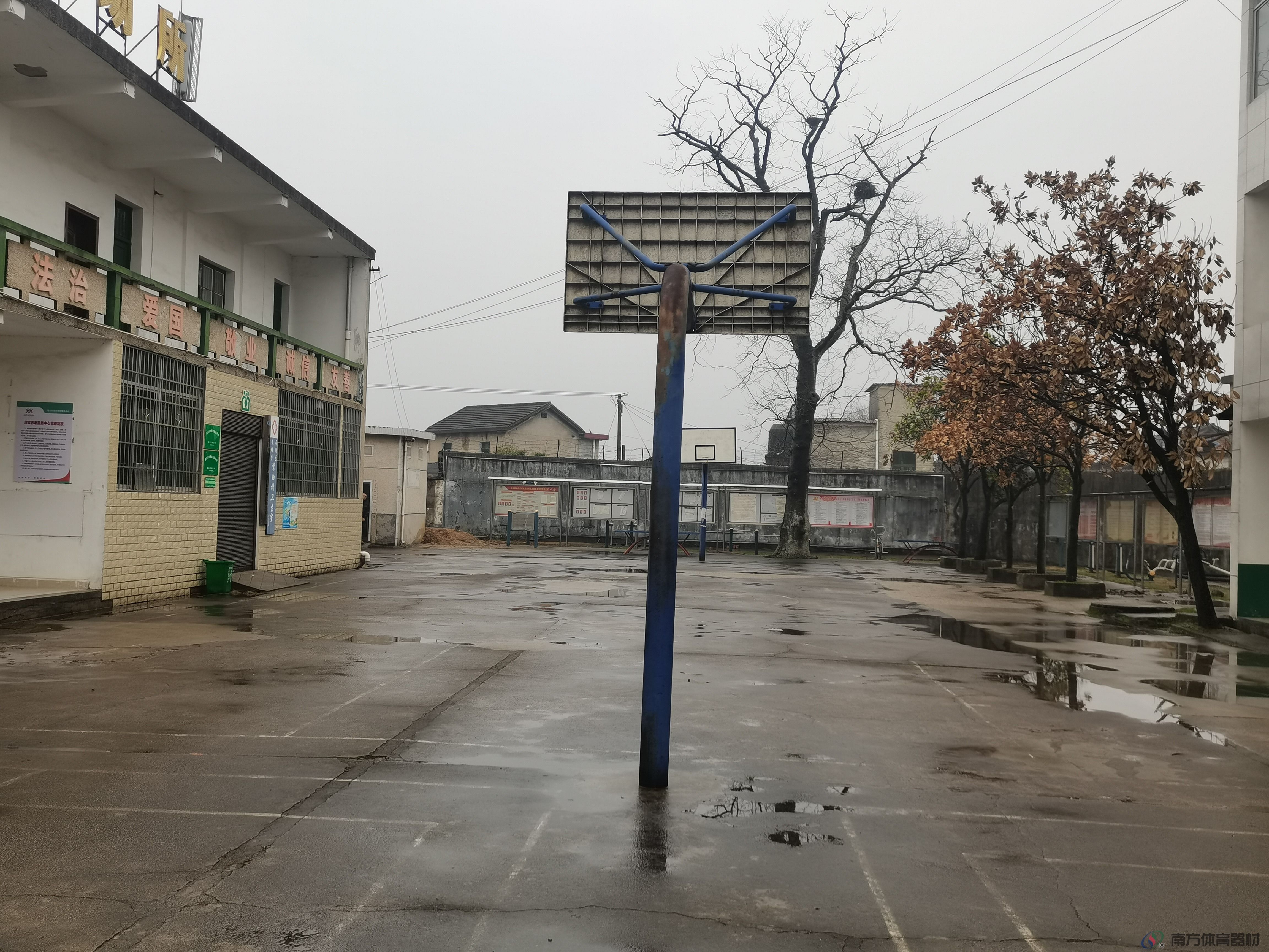 湖南省湘潭市雨湖区长城乡繁白村村委会雨湖区长城乡繁白村民委员会全民健身路径工程